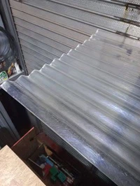 Dombornyomott és hullámos polikarbonát tetőfedő lemez